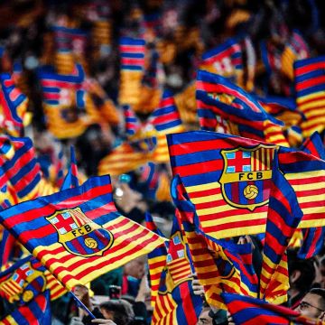 جماهير برشلونة تتوعد مدربًا ..  وتهدده بالقتل