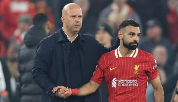 سلوت يرفض رحيل محمد صلاح عن ليفربول