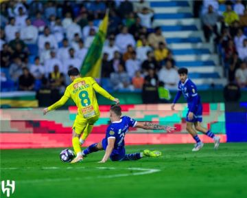 الهلال يتلقى الهزيمة الأولى أمام الخليج بدوري روشن